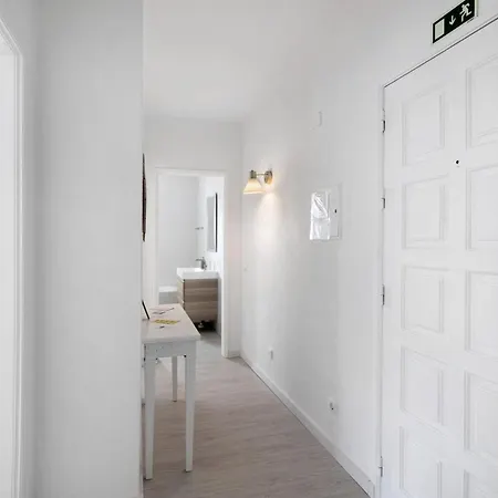 Light And Cozy شقة
